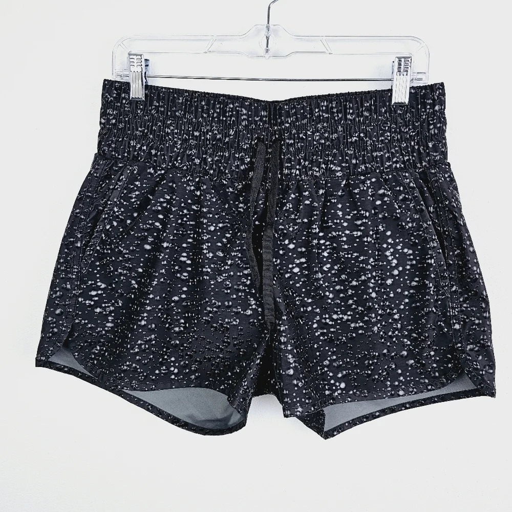 Zyia Active Black Bubbles Hi-Rise Bomber Shorts NWT, size Medium - Picture 2 of 11